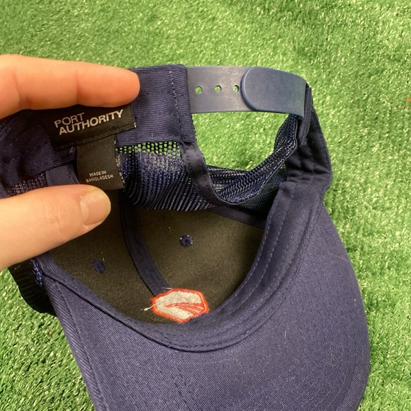 Vintage Y2K Laser Distributors Tee - Picture 4 of 4